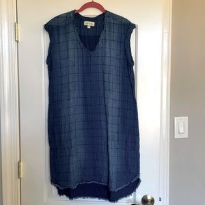Cloth & Stone brand. Summer denim shift dress super comfy and soft.